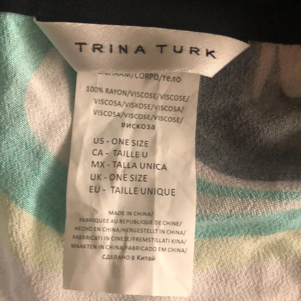 TRINA TURK
Nazare Kimono Cover-Up One size - Picture 7 of 7